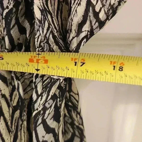 Leifsdottir Anthro Silk Size 4 Animal Print White Black Blouse #G220 - Picture 7 of 7